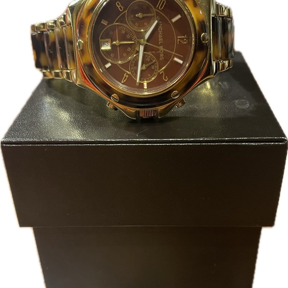 Michael Kors watch - Picture 2 of 3